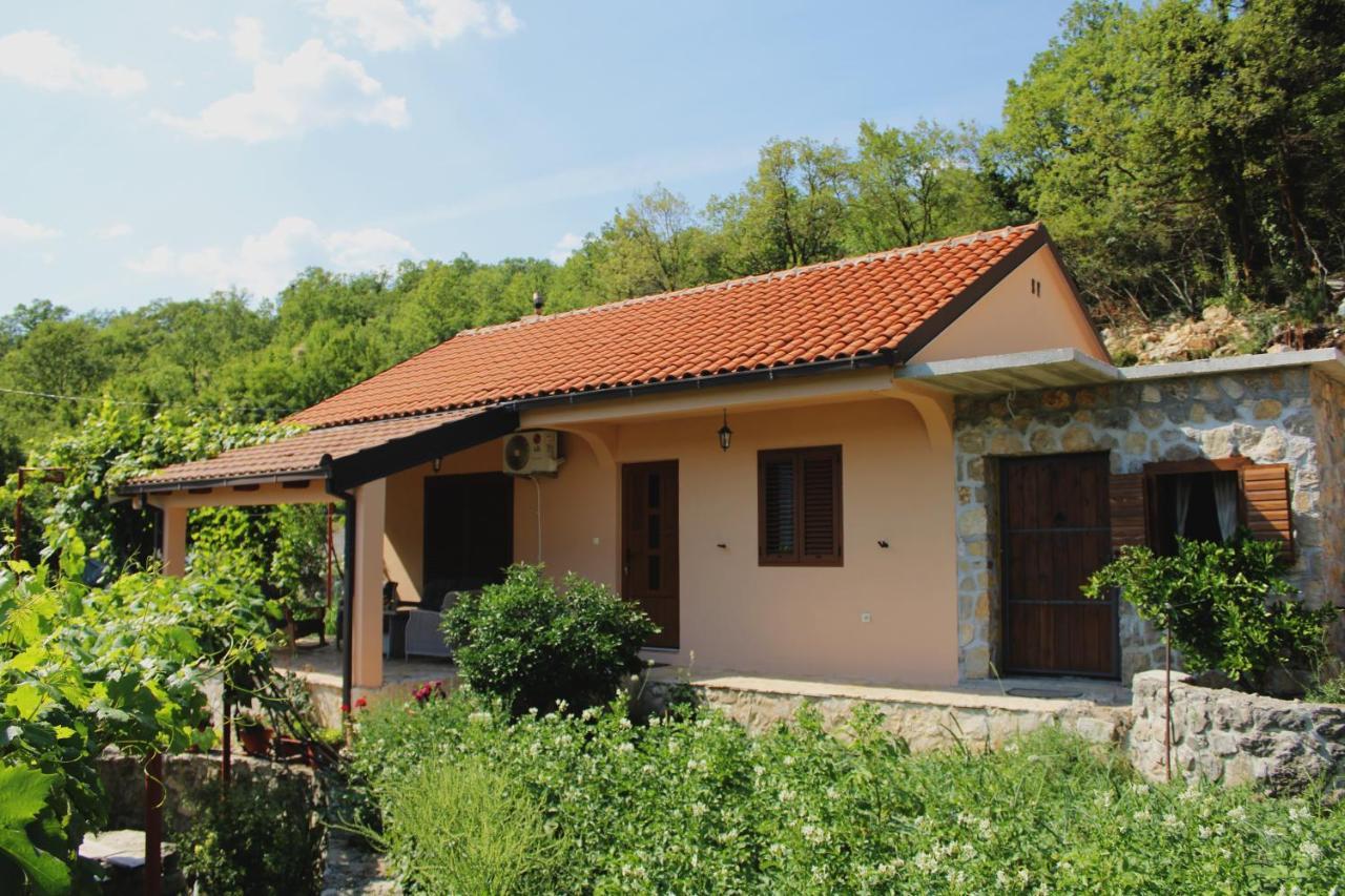 Holiday Home Gazevic Virpazar Eksteriør bilde