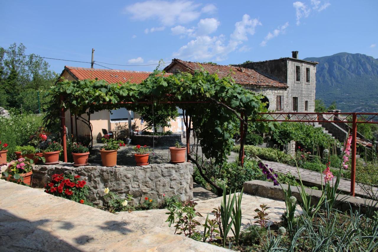 Holiday Home Gazevic Virpazar Eksteriør bilde