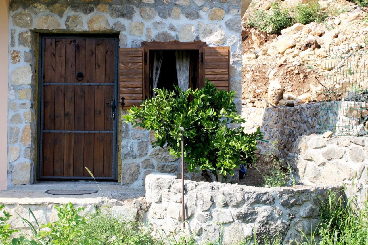 Holiday Home Gazevic Virpazar Eksteriør bilde