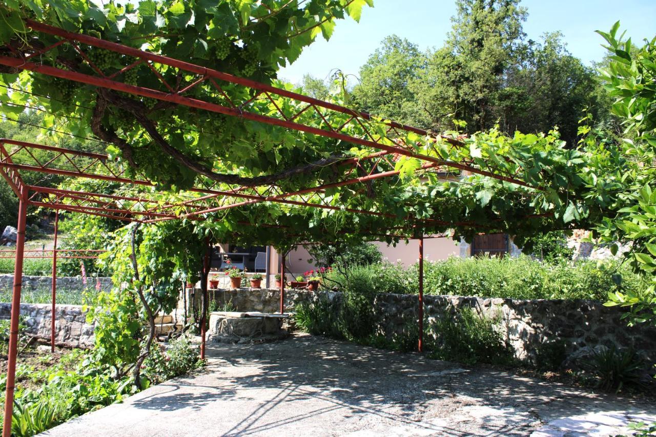 Holiday Home Gazevic Virpazar Eksteriør bilde